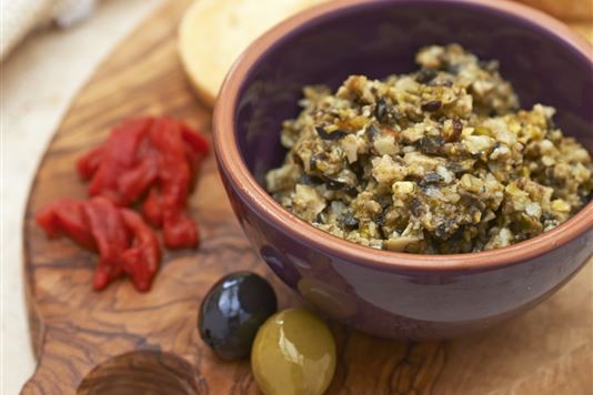 Coarse olive, manchego cheese and pistachio paté recipe