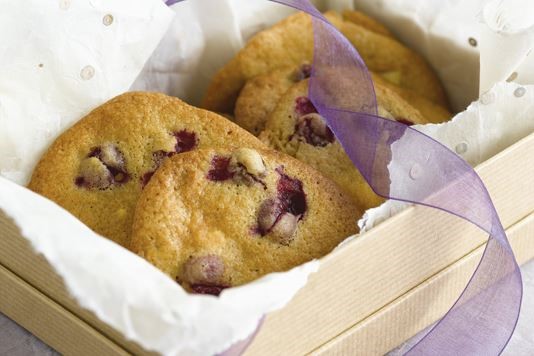 Wheat-free cookies with white chocolate and cranberries recipe