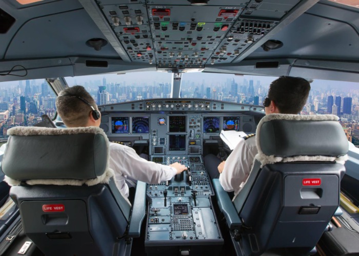 What it REALLY takes to become a Commercial Airline Pilot