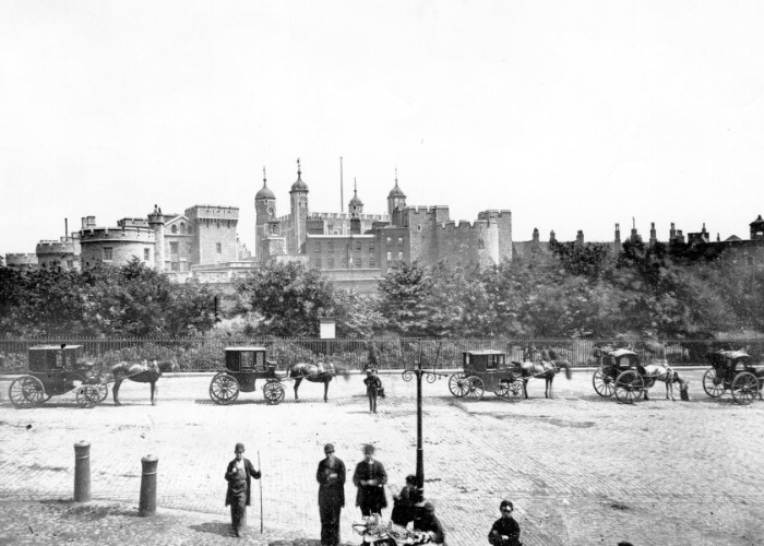 What everyday life in Victorian London looked like in early photos