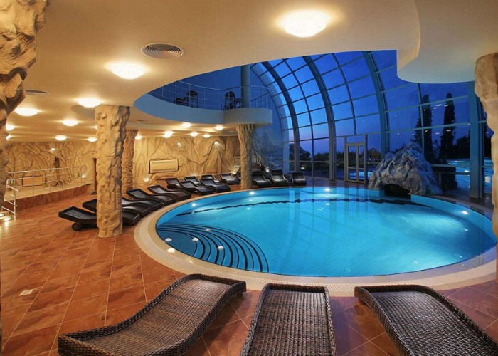 Inside 6 amazing billionaire bunkers