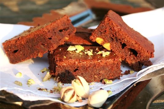 Date and cardamom chocolate brownies recipe