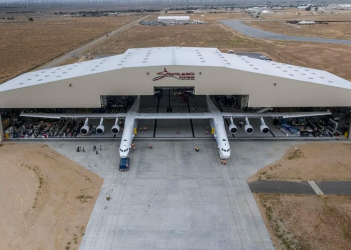 The biggest aircraft ever to take to the skies, ranked