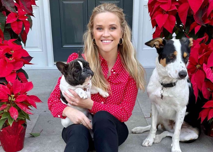 Reese Witherspoon In Draper James @ Brentwood September 2, 2020