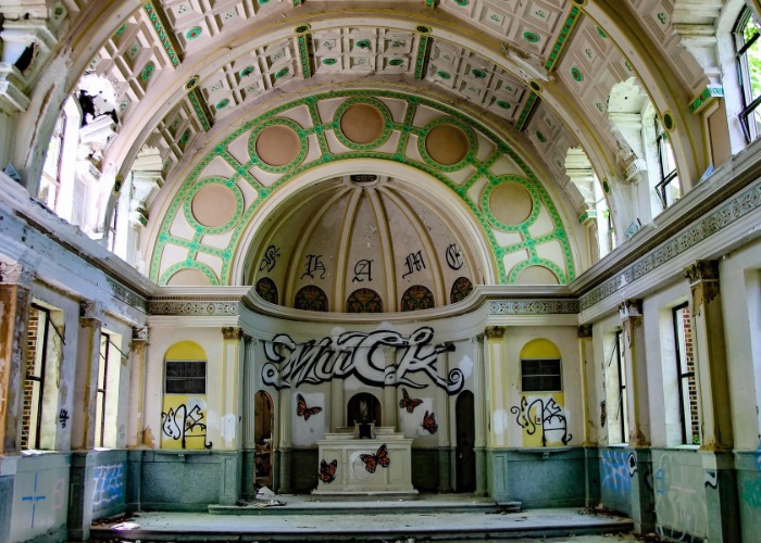 Discover Incredible Unseen Photos Of New Orleans’ Abandoned Buildings