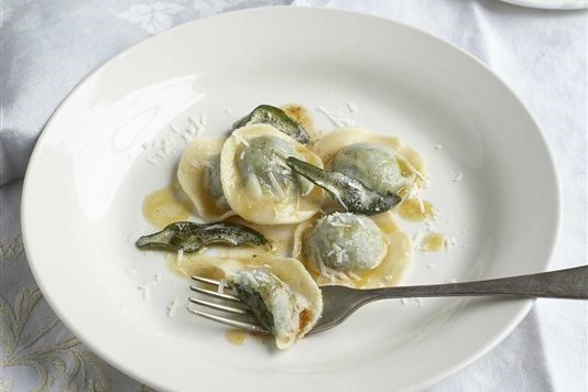 Cheese and spinach ravioli with burnt butter recipe