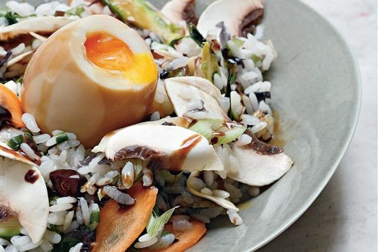 Steamed rice with marinated soft-boiled eggs recipe