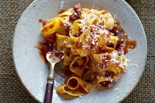 Pasta with rich meat sauce recipe