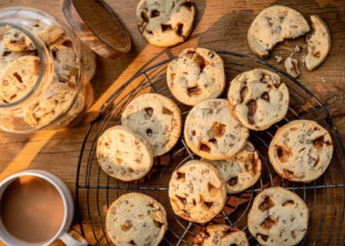 Butterscotch and pecan shortbread biscuits recipe