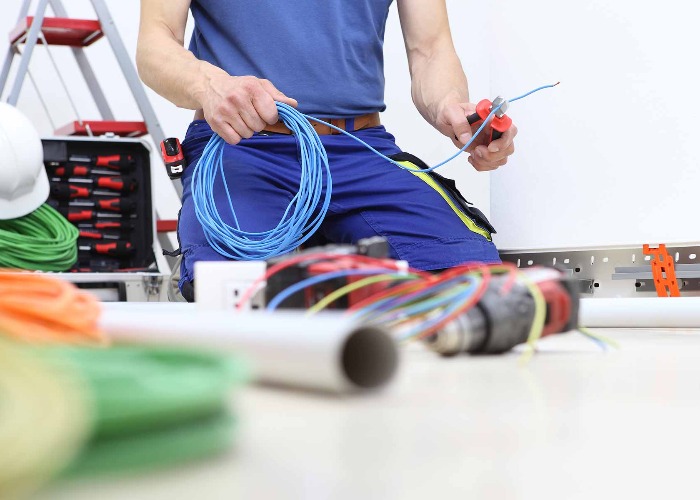 How Much An Electrician Costs Around The Uk
