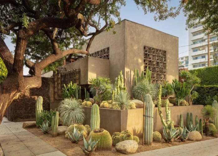Where dreams are made of: Frank Lloyd Wright’s $6m concrete personal studio   
