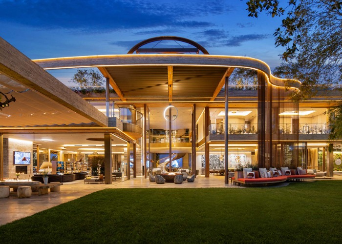 Tour 13 luxury mansions that feel like a dream come to life