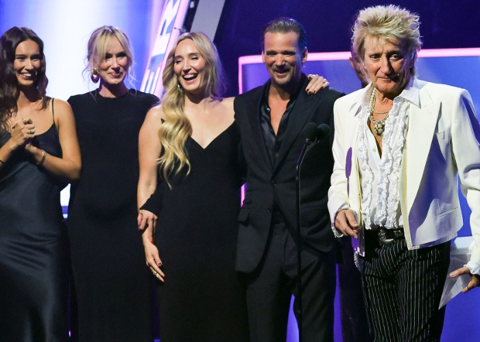 How rich are Rod Stewart's eight children?