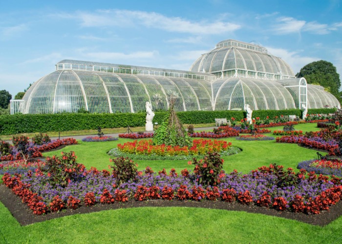 15 Of The World's Most Beautiful Gardens To Visit This Summer