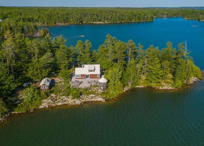 Self-sufficient island hideouts for sale to survive the apocalypse