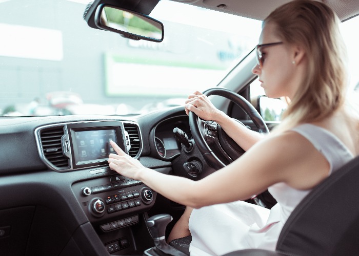 Syncing phone with car leaves drivers at risk of fraud