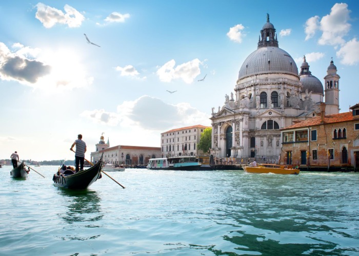 The World's Busiest Travel Spots Where You Can Expect Crowds