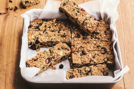 Fruity granola bars recipe