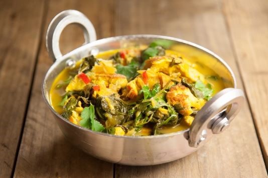 Lemony chicken and spinach curry