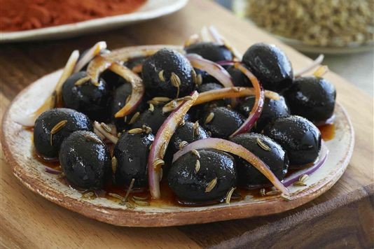 Olives marinated in sweet pimentón and fennel seeds recipe