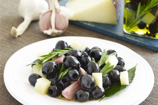 Olives with Manchego cheese and rosemary recipe