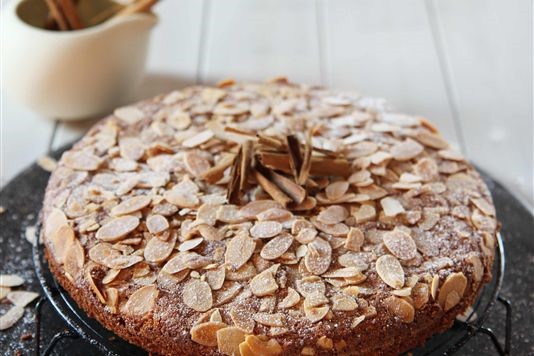 Almond and cinnamon cake recipe