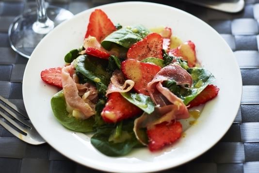 Strawberry and spinach salad with ham recipe