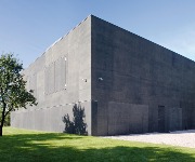 10 of the world's strongest disaster-proof homes