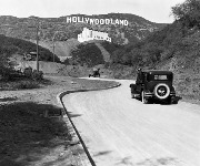 Fascinating photos of 16 popular landmarks before tourism took over