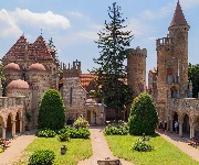 Can you guess the clever secrets hidden within these historic homes?